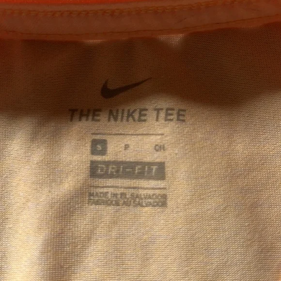 Nike - Picture 2 of 3